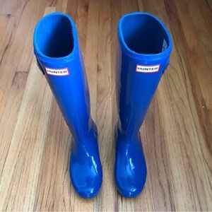 Hunter rain boots size 8. Worn twice